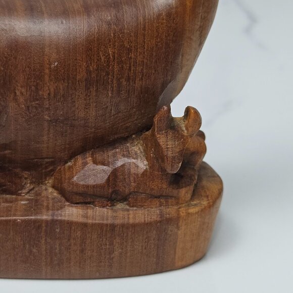 Hand Carved Wood Gazelle Sitting Down - Picture 2 of 6